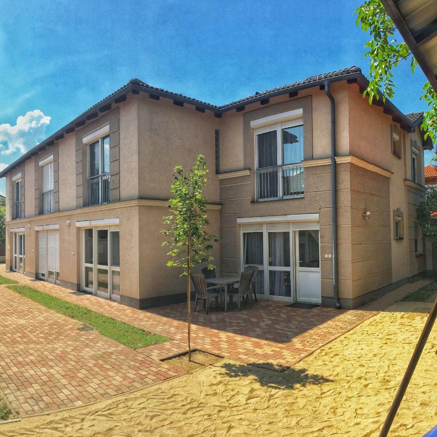Iris Vendégház Hajduszoboszlo Exterior foto