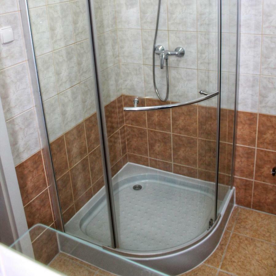 Iris Vendégház Hajduszoboszlo Exterior foto