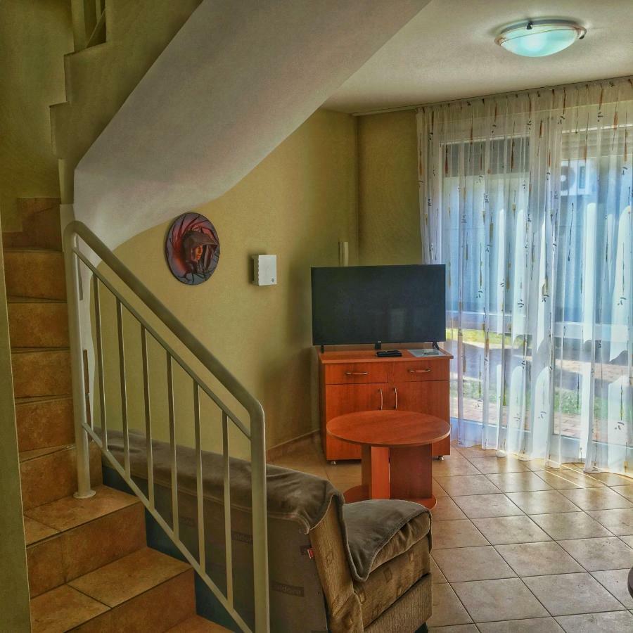Iris Vendégház Hajduszoboszlo Exterior foto