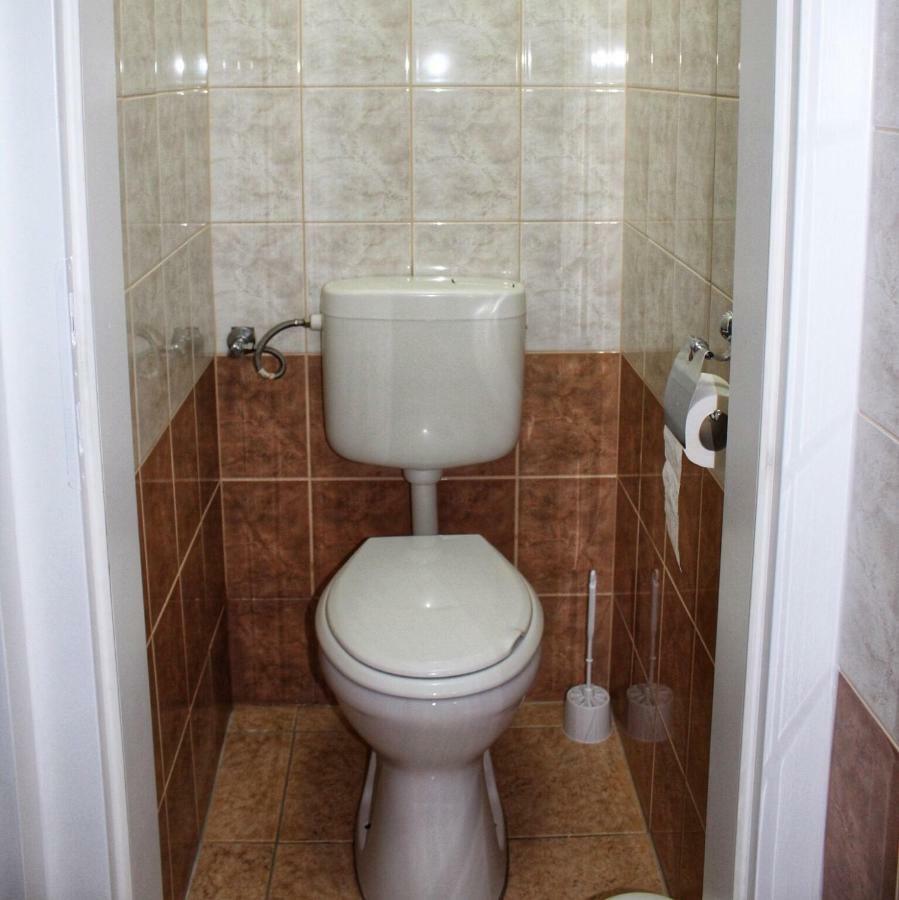 Iris Vendégház Hajduszoboszlo Exterior foto